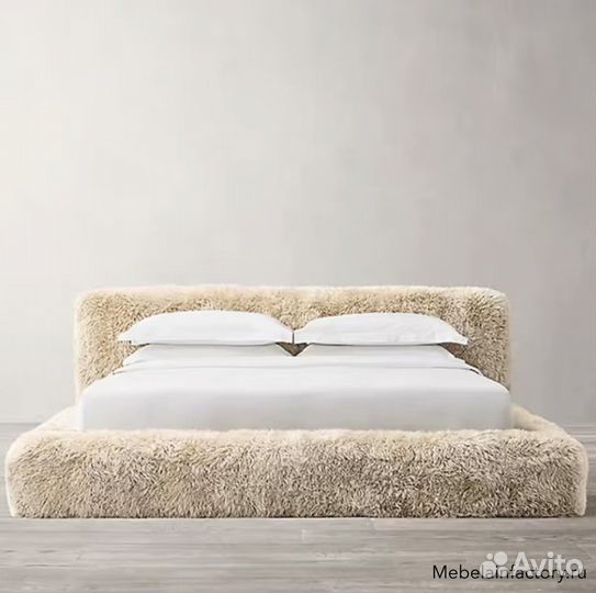 Кровать меховая