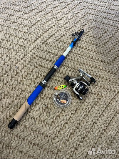 Спиннинг с катушкой, блеснами и леской