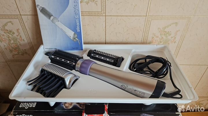 Щетка-фен с подачей пара для сушки и укладки волос