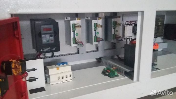 Фрезер чпу по дереву 1318 с токарной осью на столе