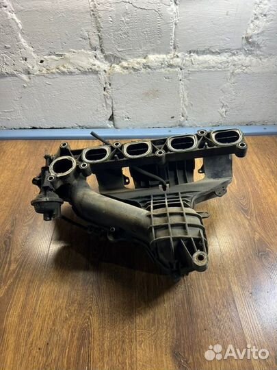 Коллектор впускной Ford Mondeo III 2.0 2004
