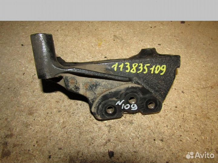 Кронштейн двигателя правый Astra G 1998-2005