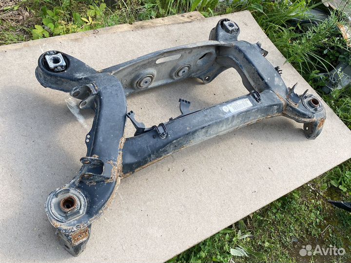 Задний подрамник балка Mercedes w203 C-class