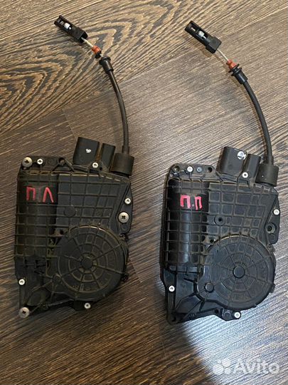 Доводчик замка двери бмв ф10 ф01 передний левый