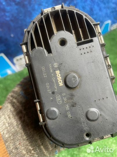 Дроссельная заслонка Volkswagen Passat B5 AQD 1999