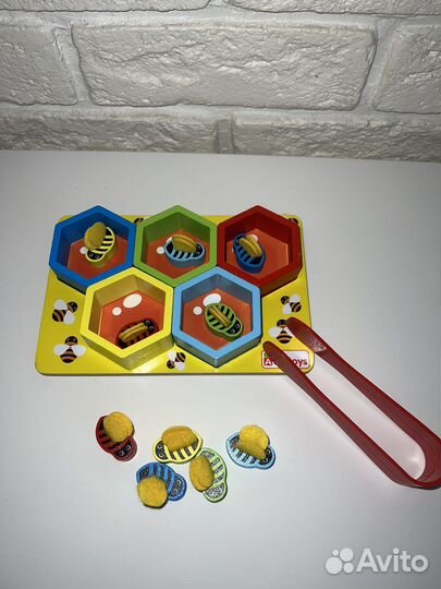 Деревянный сортер монтессори с пинцетом «Пчелки»