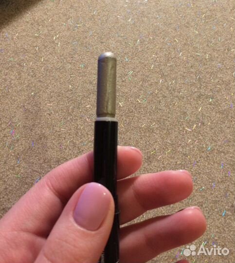 Мерцающие тени-карандаш для век