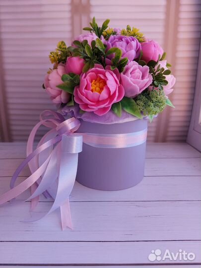 Букет из пионов