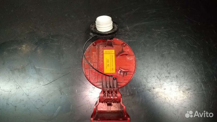 Лючок бензобака Hyundai solaris 1 красный