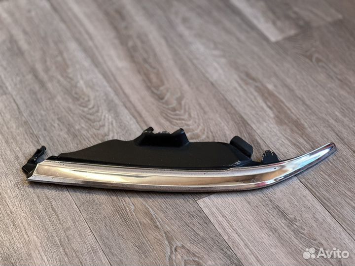 Накладка (ресничка) на фару Toyota Camry 50,55