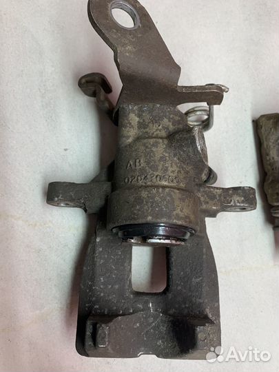 Супорт Джили Эмгранд X 7 задний левый