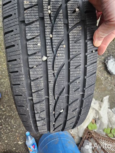 Royal Black Royal Winter 245/60 R18