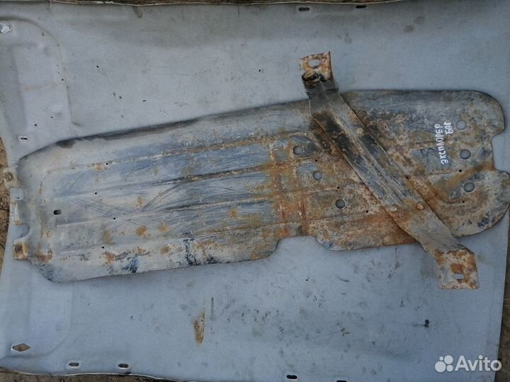 Защита бензобака для Ford Explorer (U2) 1994-2003