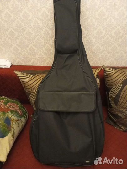 Акустическая гитара