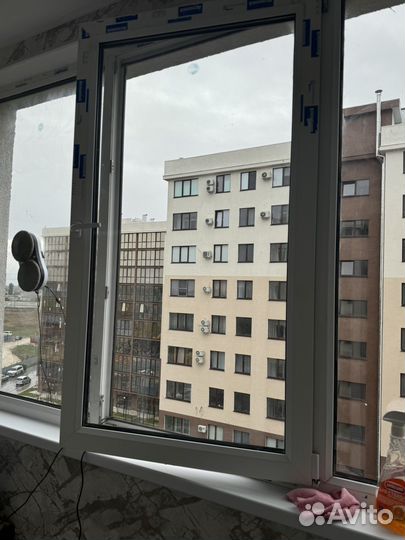 Робот для мытья окон (окномойщик) в аренду