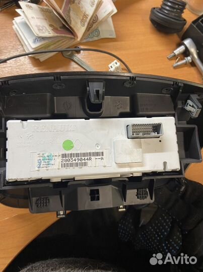 Дисплей информационный Renault Fluence Megane 3