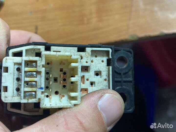 Kia cerato 2 2010 год блок управления зеркалами