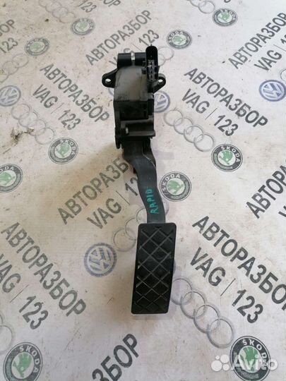 Педаль газа Шкода Рапид 2018