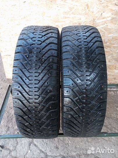 Goodyear UltraGrip 500 215/65 R16