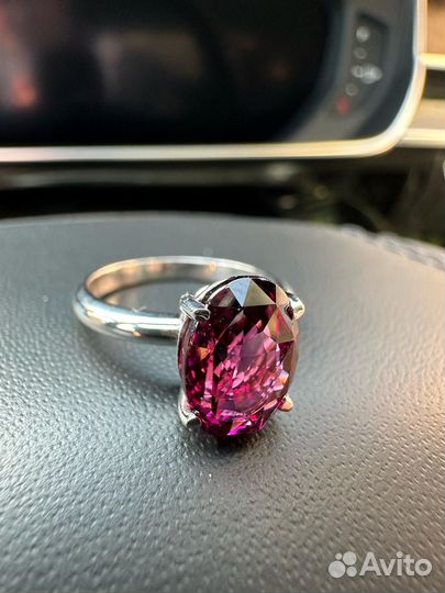 Кольцо с гранатом