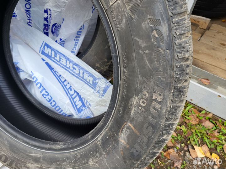 Bridgestone Ice Cruiser 7000S 225/65 R17 102T