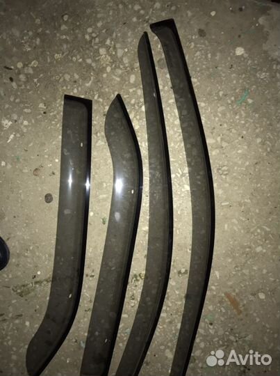 Продам оригинальные дефлекторы на Тойота камри v50
