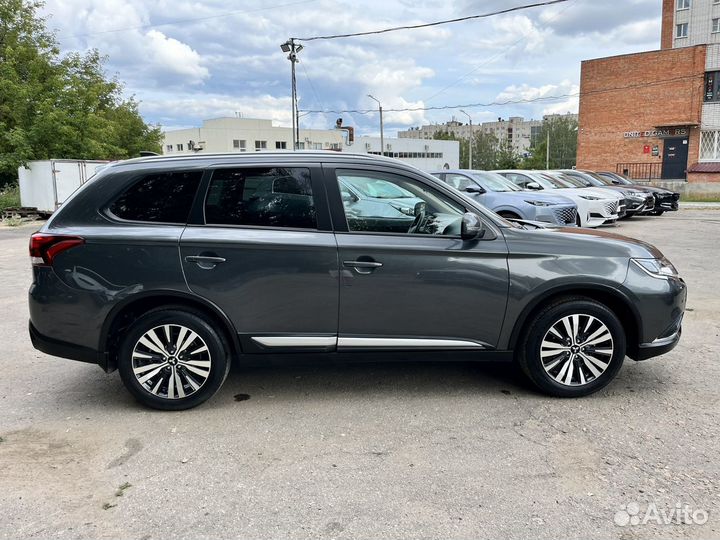 Mitsubishi Outlander 2.0 CVT, 2020, 41 767 км