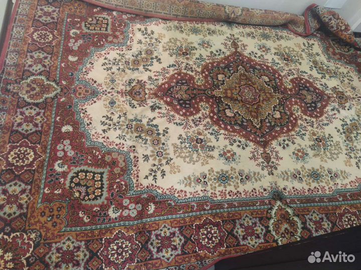 Ковер шерстяной