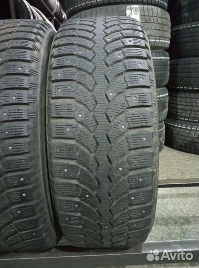 Bridgestone Blizzak Spike-01 215/60 R16 98W