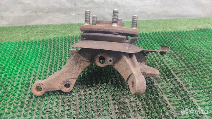 Кулак передний правый KIA soul 2009