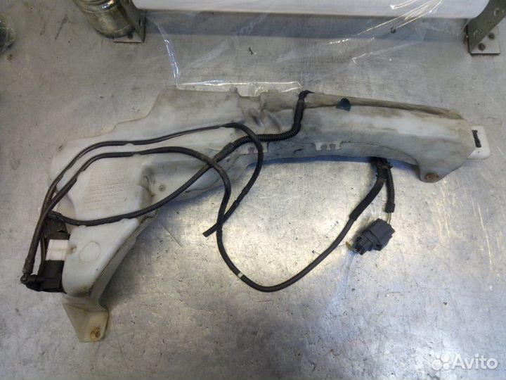 Бачок омывателя лобового стекла Ford Focus 2