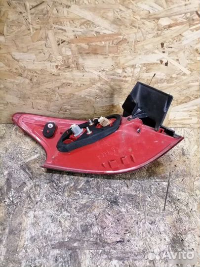 Фонарь правый Mitsubishi Lancer 10