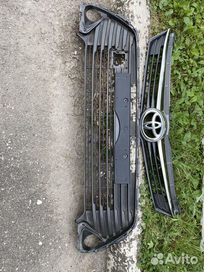 Решетка на toyota camry 55