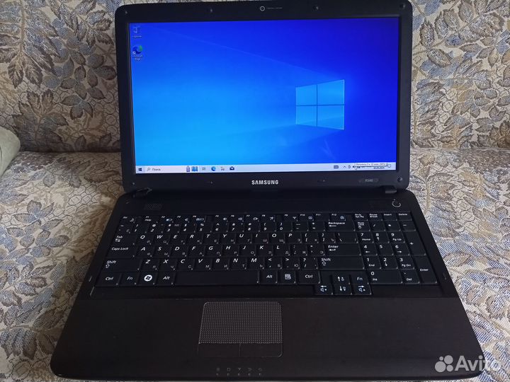 Рабочий ноутбук samsung R540 (SSD, батарея, клава)