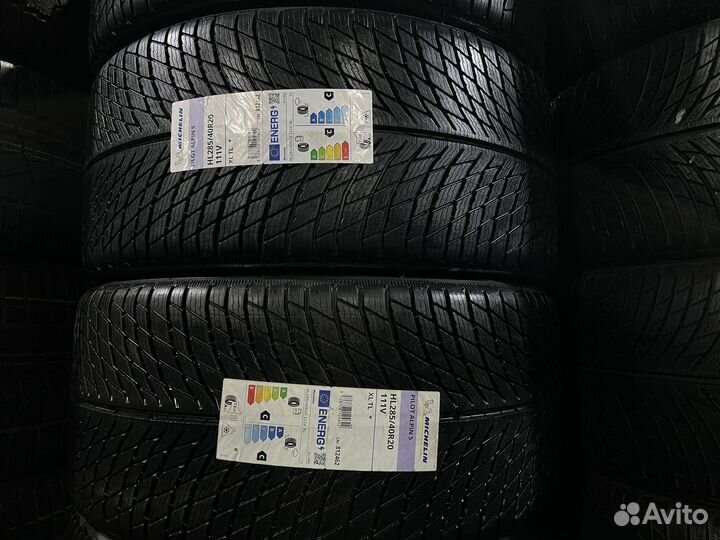Michelin Pilot Alpin 5 295/35 R21 и 285/40 R20 109V