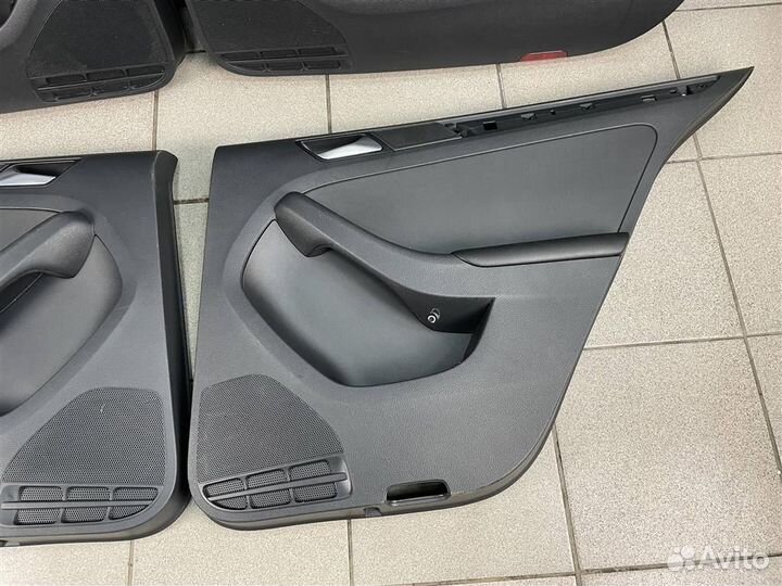 Дверные карты комплект VW Jetta 2011