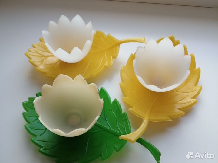 Подставки 3 шт под яйцо всмятку пластик СССР