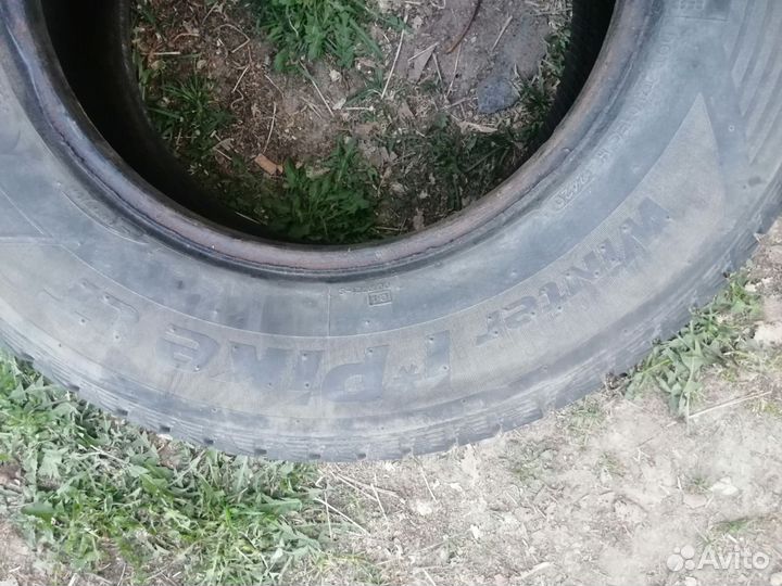 Hankook Winter I'Pike 215/70 R15C