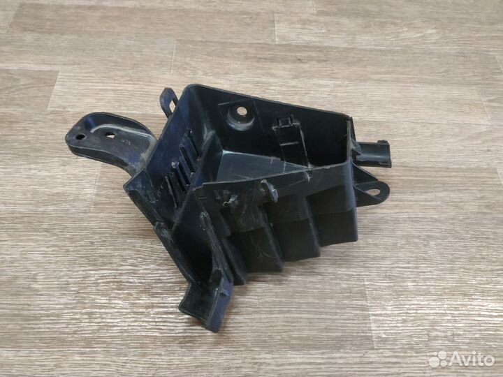 Корпус блока предохранителей Renault Logan Sandero