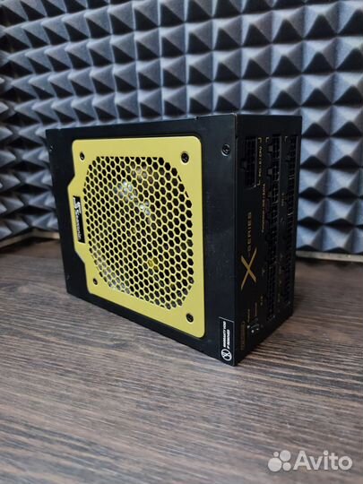 Модульный блок питания 1050W Seasonic X-series