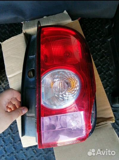 Задний правый фонарь на рено дастер
