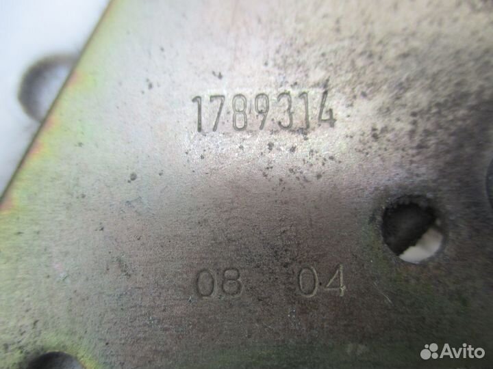 Замок двери правый Scania 1889273