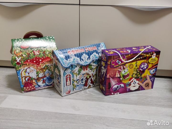 Картонные коробки от новогодних подарков