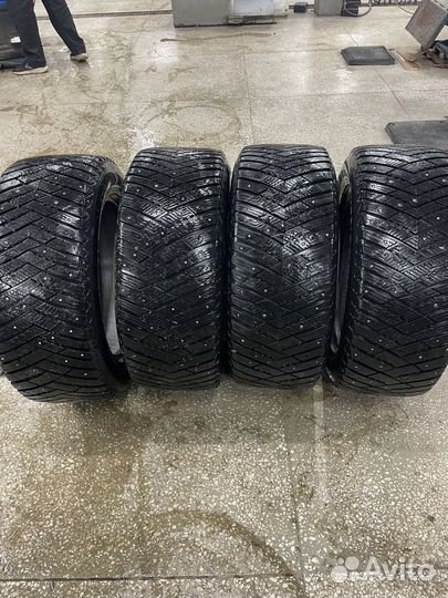 Goodyear UltraGrip 255/55 R18