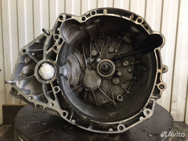 МКПП (механическая коробка переключения передач) R