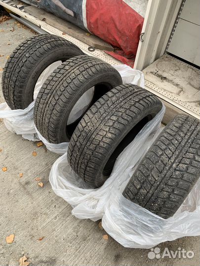 Matador MP 50 Sibir Ice 215/55 R16