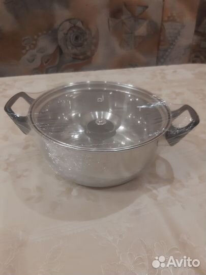 Посуда кастрюля, тарелки и.т.д