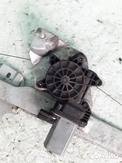 Стеклоподъемник передний правый Renault Duster 1