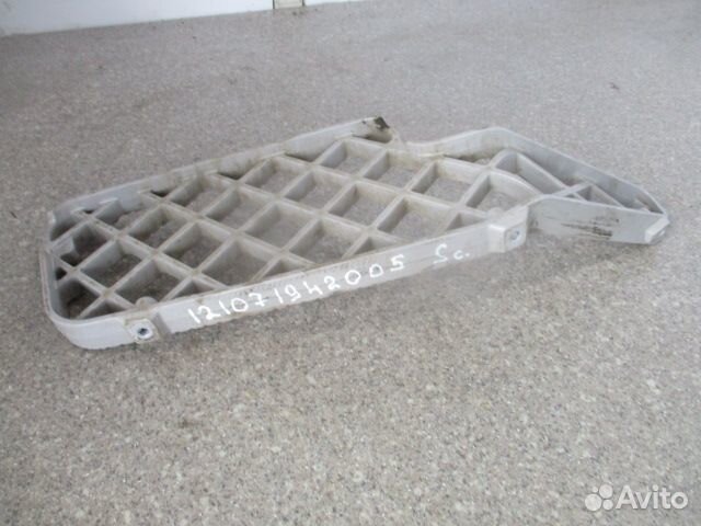 Ступенька верхняя левая Scania 1535039