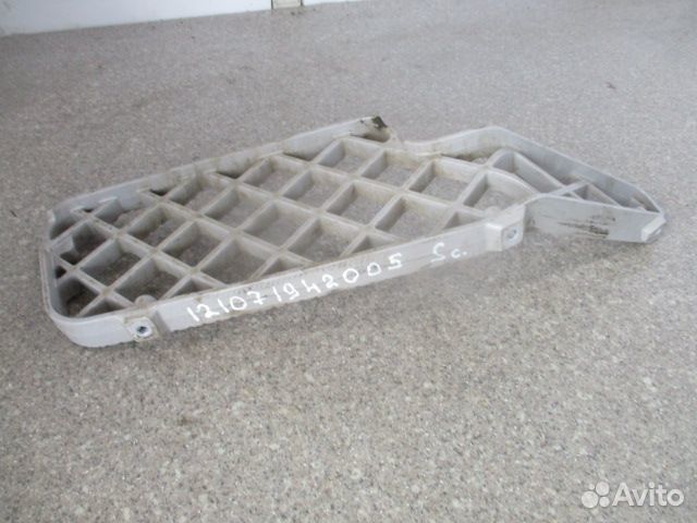 Ступенька верхняя левая Scania 1535039